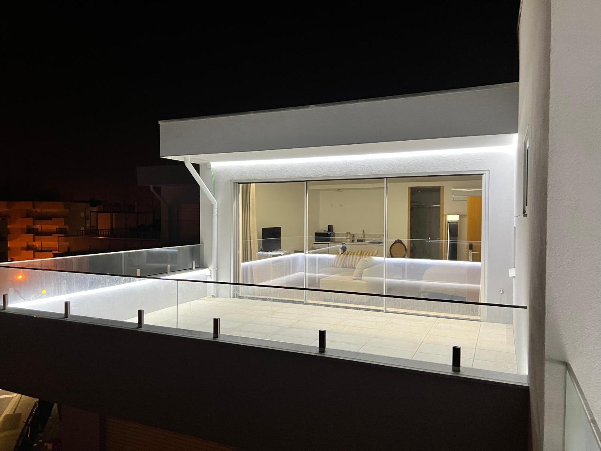 Sunset Apartment *